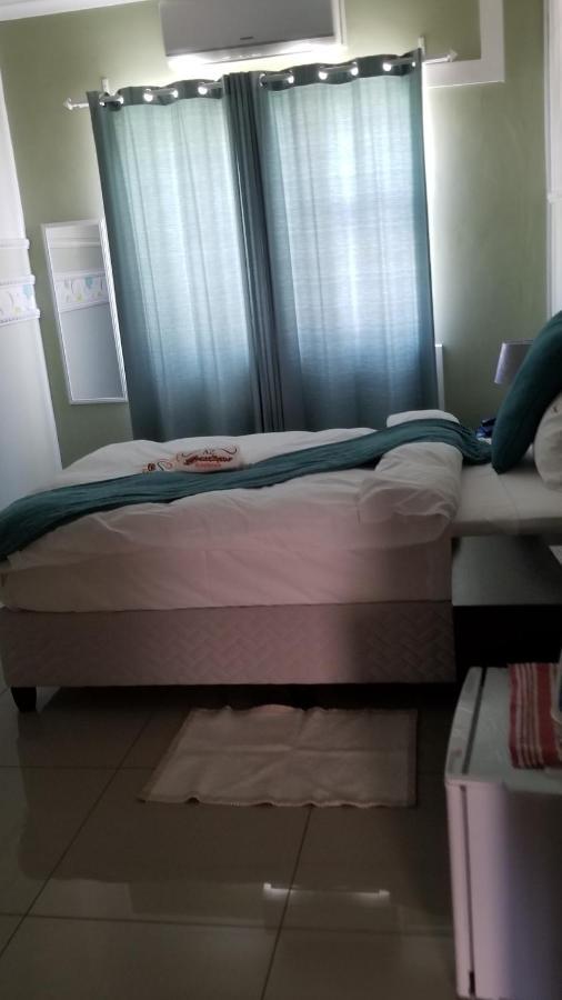 A-Z Boutique Guesthouse วินด์ฮุก ภายนอก รูปภาพ
