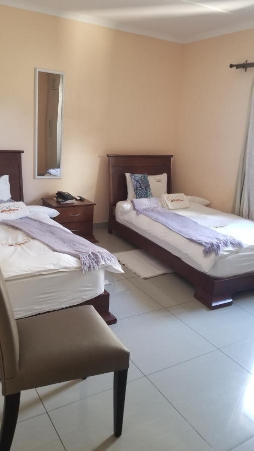 A-Z Boutique Guesthouse วินด์ฮุก ภายนอก รูปภาพ