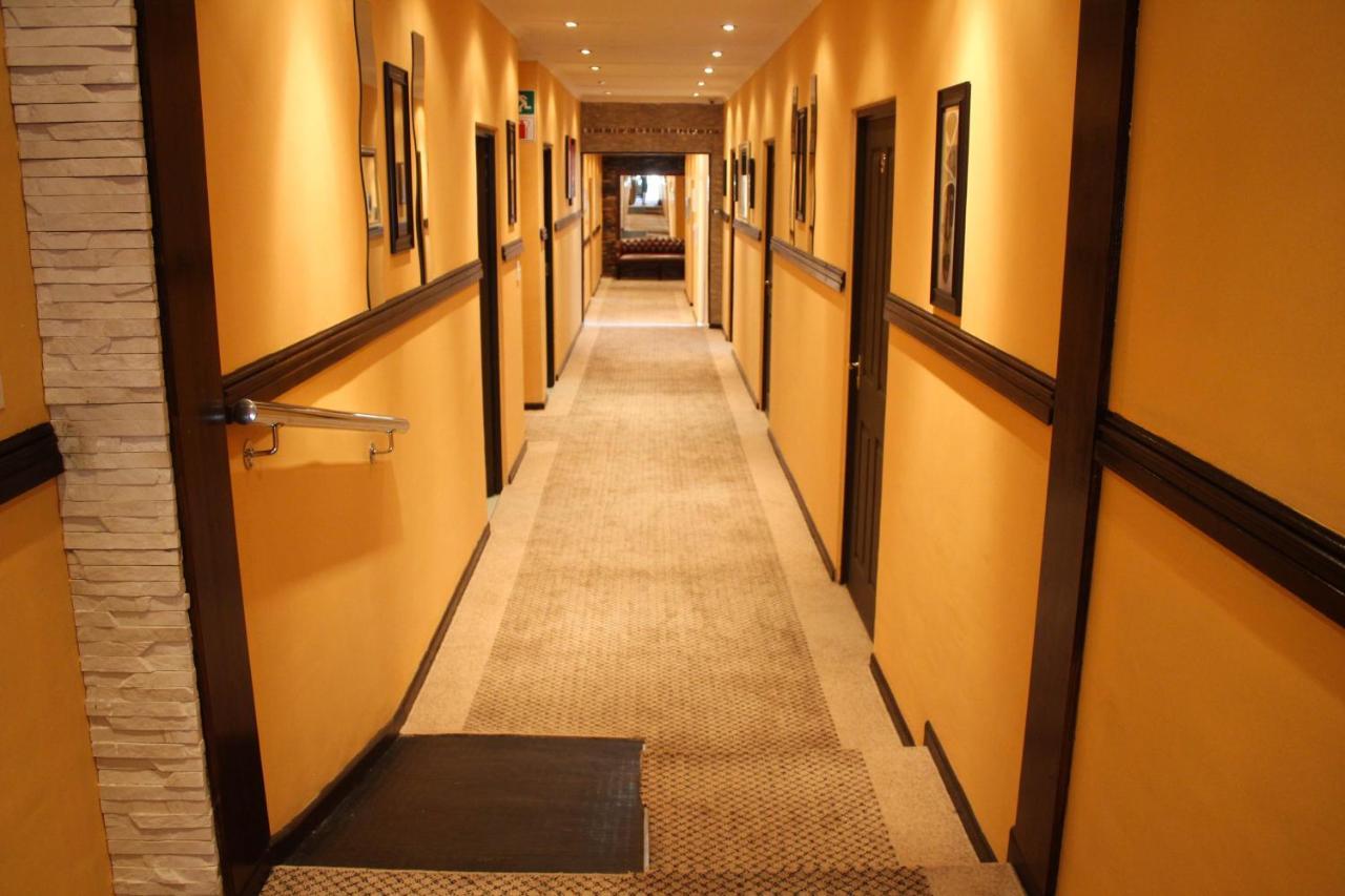 A-Z Boutique Guesthouse วินด์ฮุก ภายนอก รูปภาพ