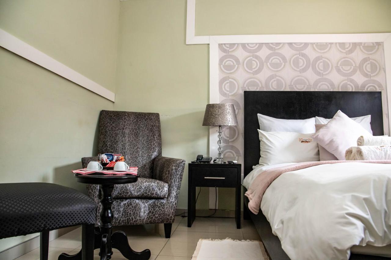 A-Z Boutique Guesthouse วินด์ฮุก ภายนอก รูปภาพ