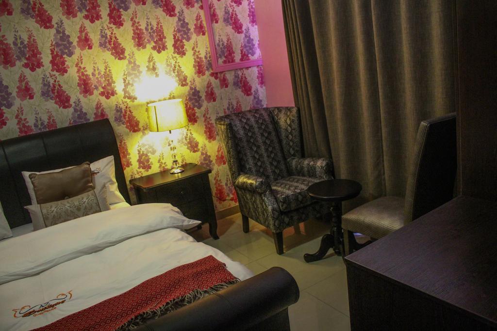 A-Z Boutique Guesthouse วินด์ฮุก ภายนอก รูปภาพ