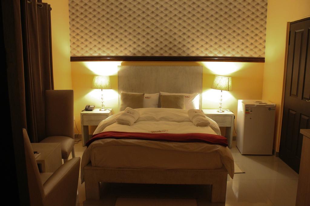 A-Z Boutique Guesthouse วินด์ฮุก ภายนอก รูปภาพ