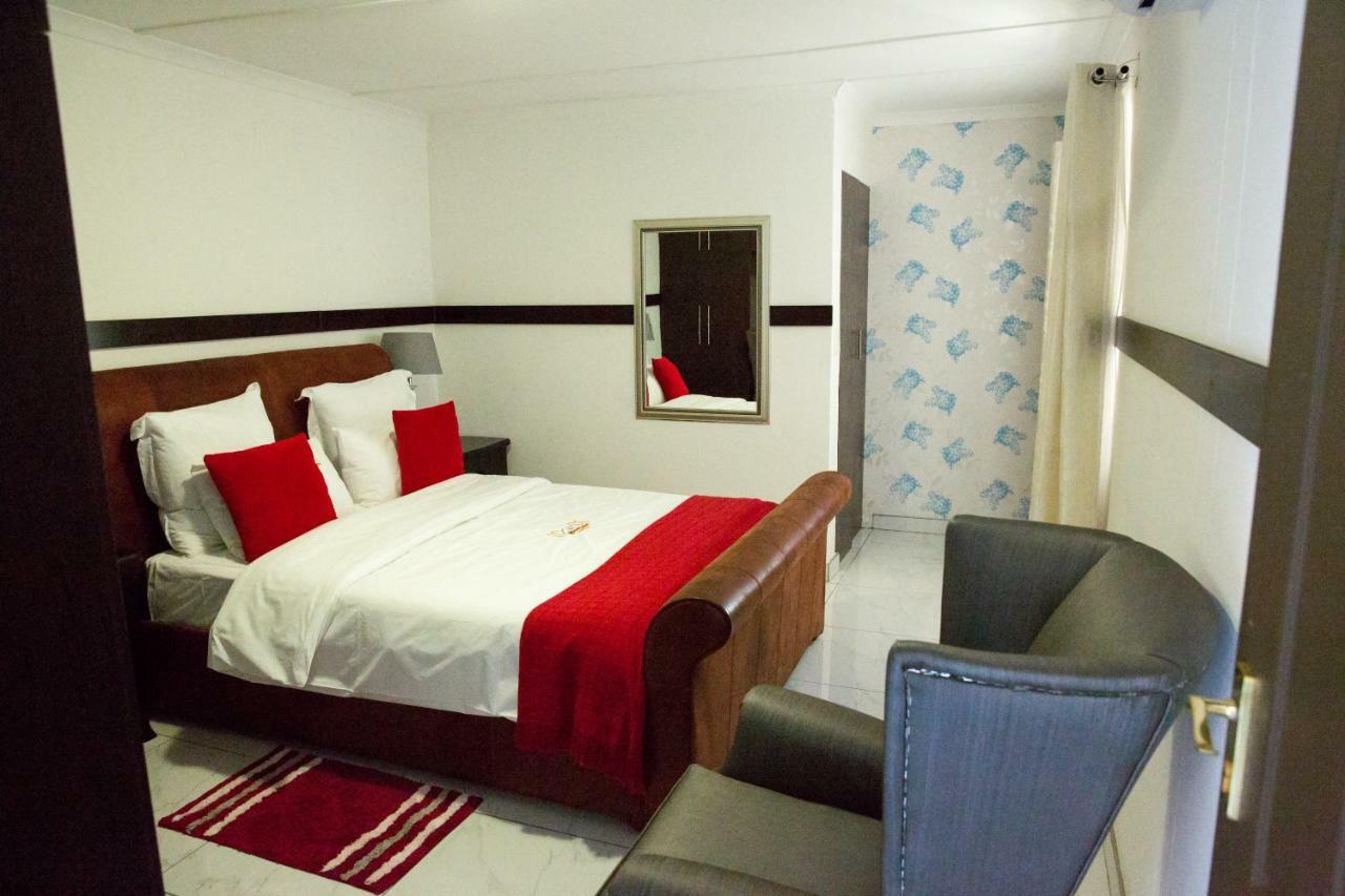 A-Z Boutique Guesthouse วินด์ฮุก ภายนอก รูปภาพ