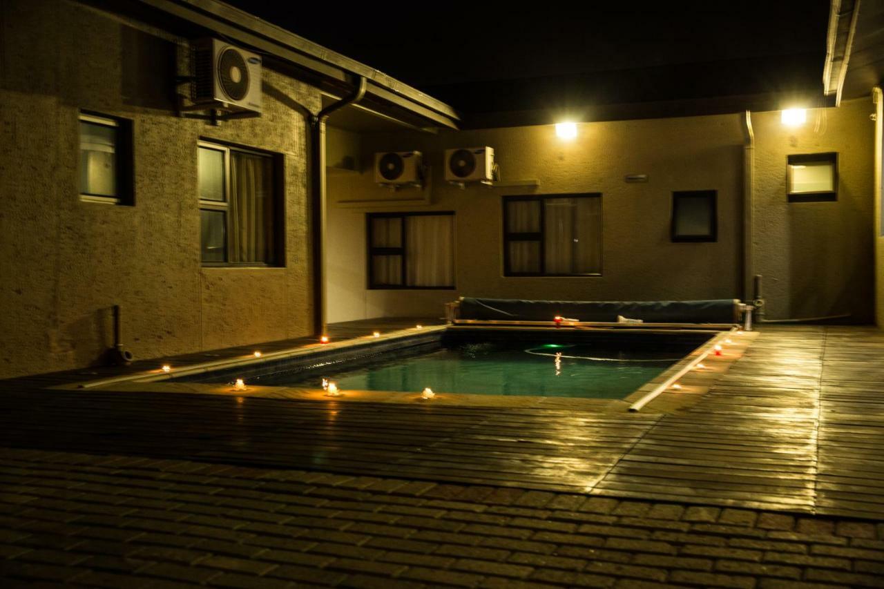 A-Z Boutique Guesthouse วินด์ฮุก ภายนอก รูปภาพ