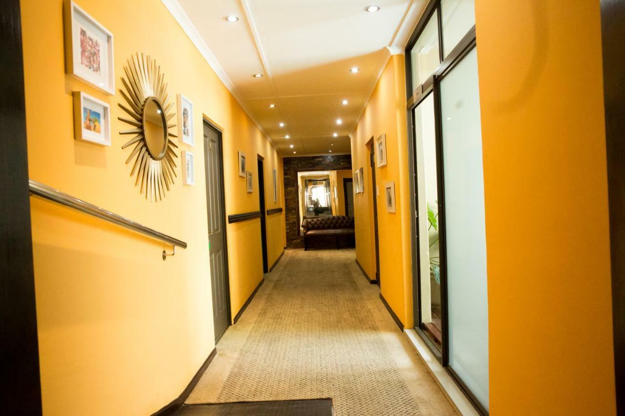 A-Z Boutique Guesthouse วินด์ฮุก ภายนอก รูปภาพ