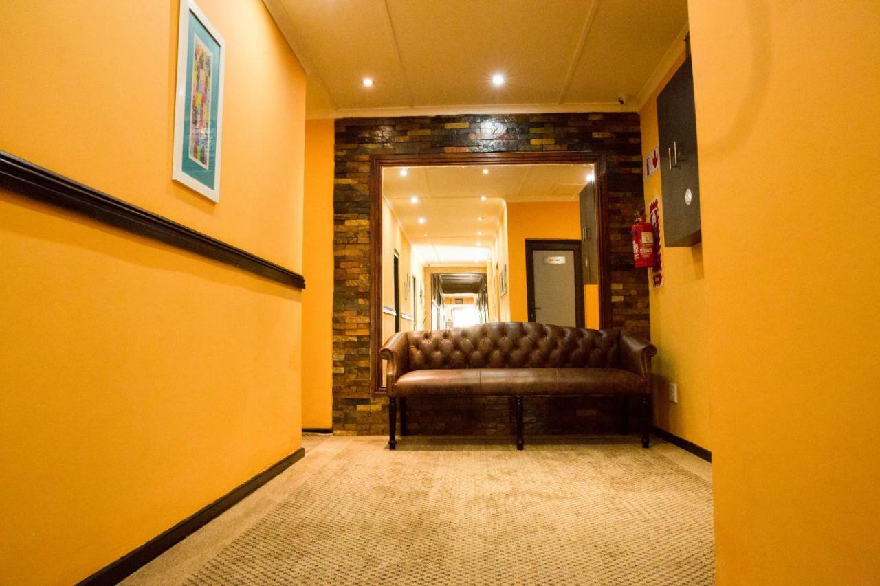 A-Z Boutique Guesthouse วินด์ฮุก ภายนอก รูปภาพ