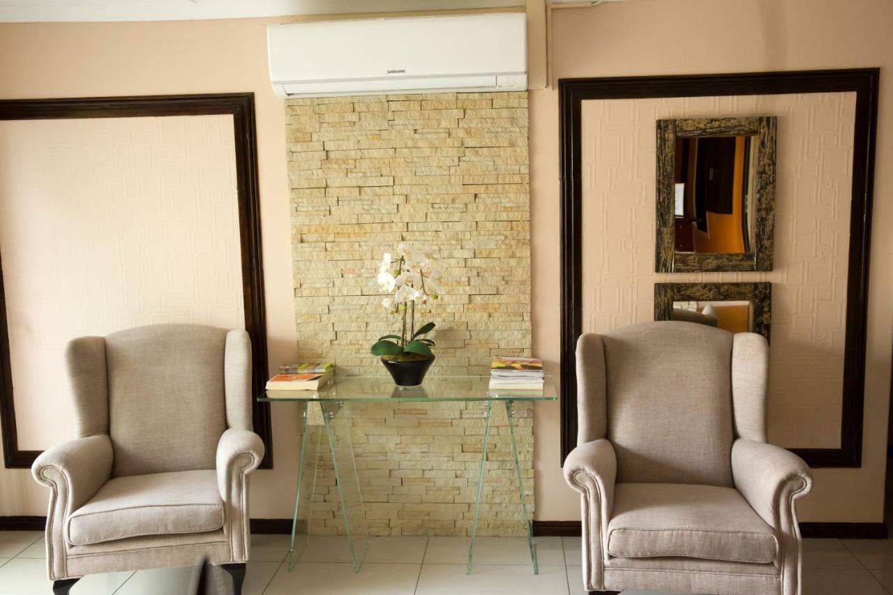 A-Z Boutique Guesthouse วินด์ฮุก ภายนอก รูปภาพ