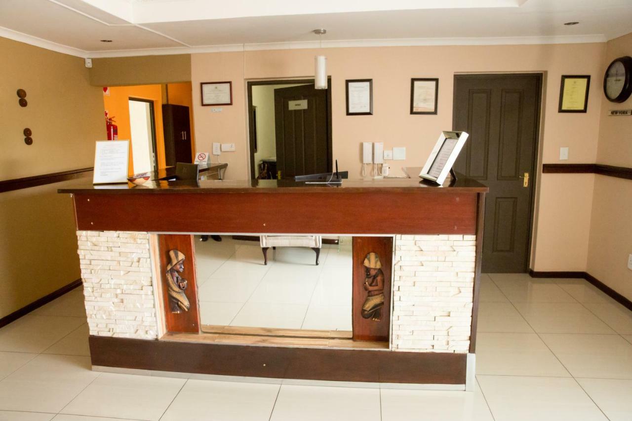 A-Z Boutique Guesthouse วินด์ฮุก ภายนอก รูปภาพ