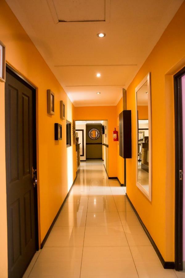 A-Z Boutique Guesthouse วินด์ฮุก ภายนอก รูปภาพ