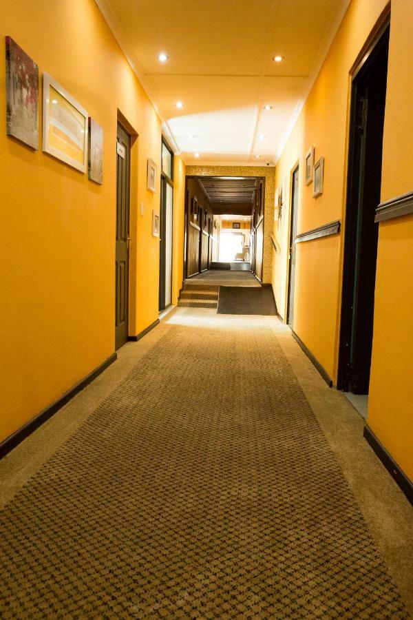 A-Z Boutique Guesthouse วินด์ฮุก ภายนอก รูปภาพ